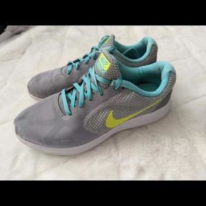 Nike Revolution 3 Women's Running Shoes 10 - 819303-005